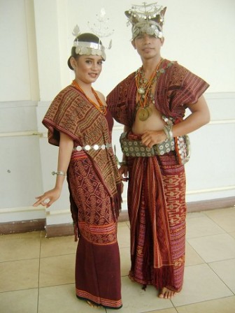 Pakaian-Adat-Nusa-Tenggara-Timur-NTT-Pakaian-Tradisional-Nusa-Tenggara-Timur-NTT