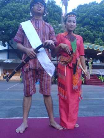 Pakaian-Adat-Toraja-Pakaian-Tradisional-Suku-Toraja