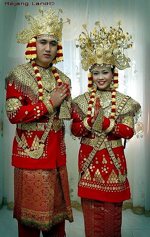  Pakaian  Adat  Tradisional Indonesia Budaya Nusantara
